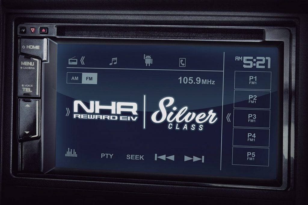 2019 Chevrolet NHR Silver Class Edition interior 001 Colombia