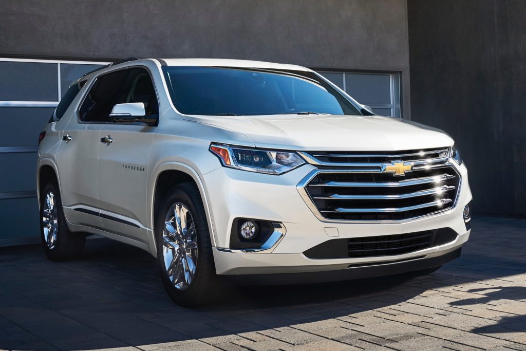 The front end of the 2019 Chevy Traverse.