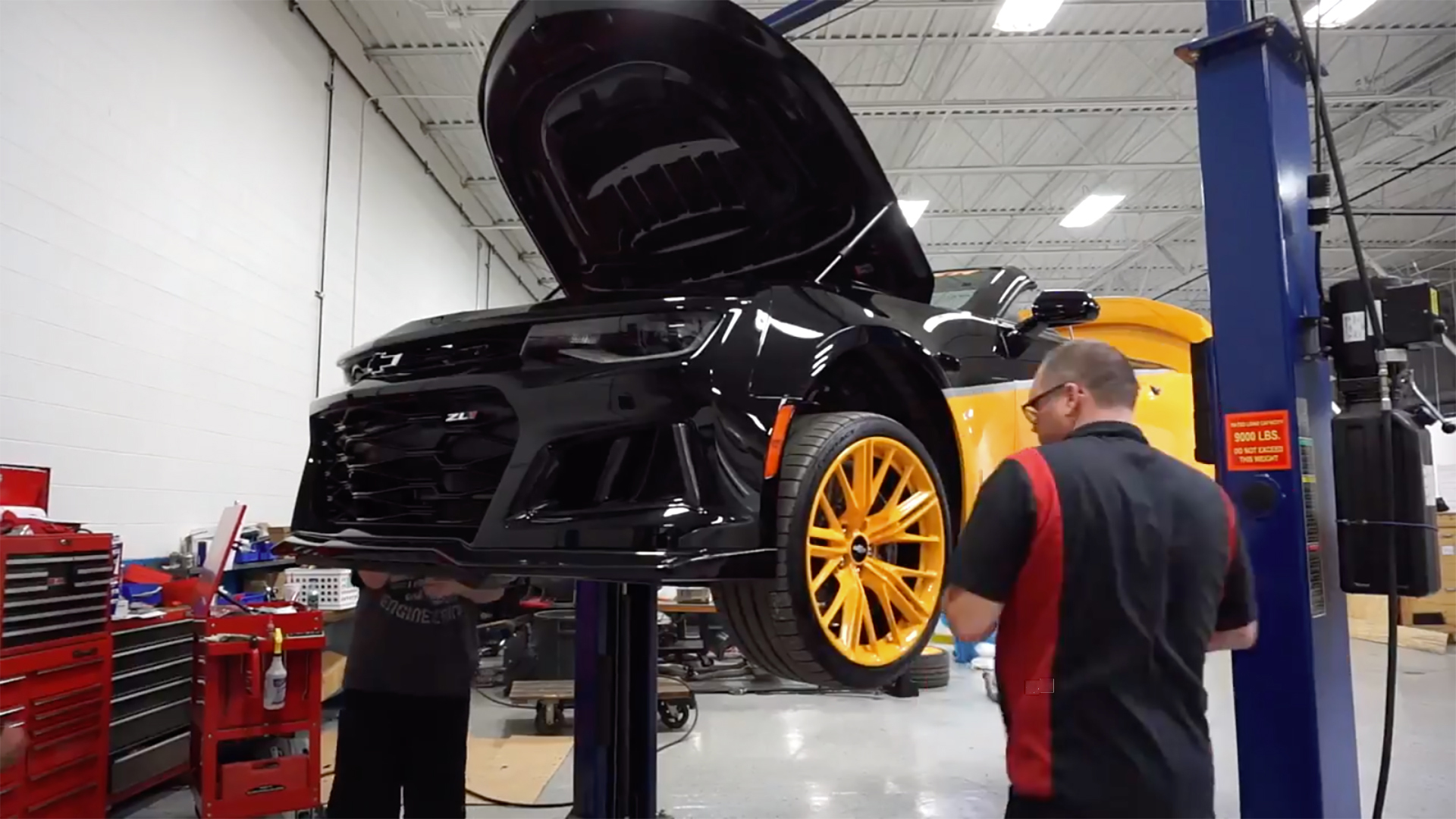 Lingenfelter-Continental-Tire-Chevrolet-Camaro-ZL1-Lift