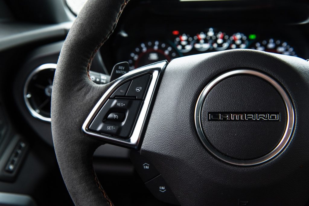 2018 Chevrolet Camaro SS Coupe Hot Wheels Edition - Interior - GM Authority 017