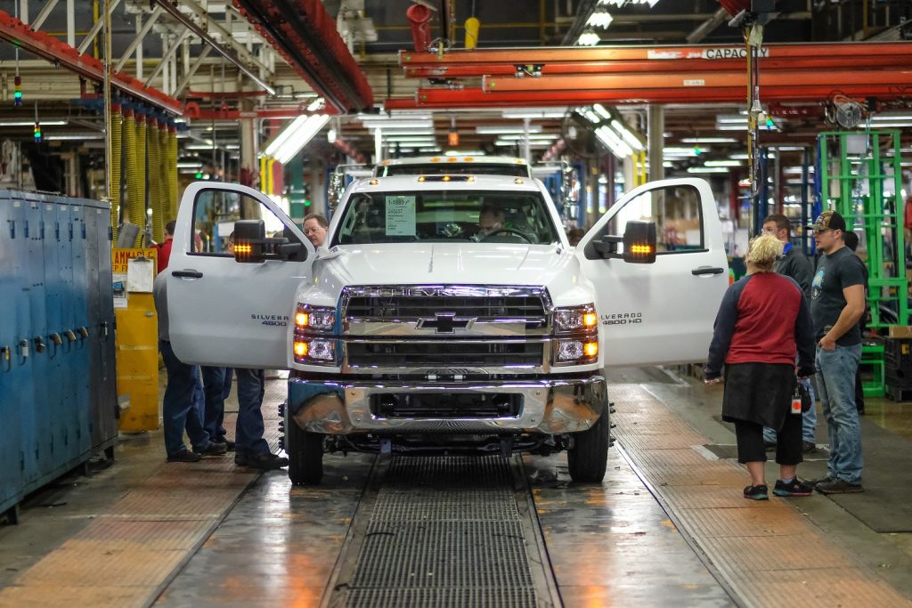 2019 Chevrolet Silverado Medium Duty production at Navistar’s Springfield Assembly Plant 001