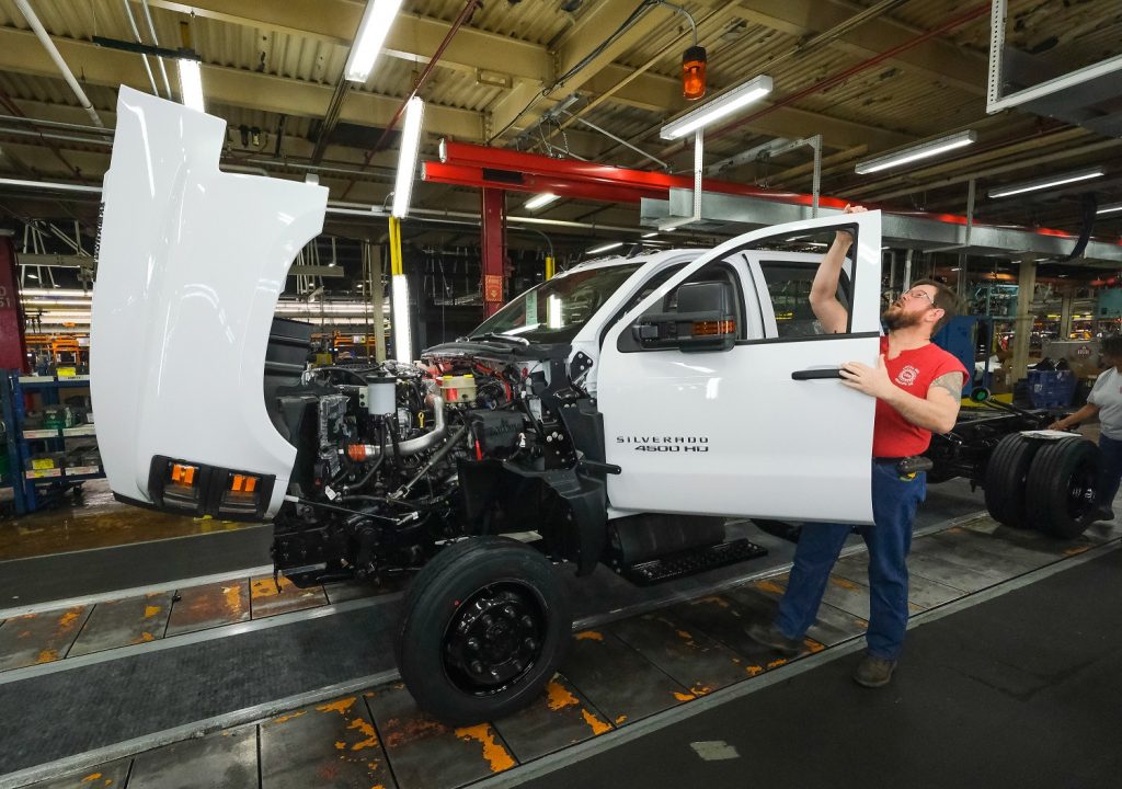 2019 Chevrolet Silverado Medium Duty production at Navistar’s Springfield Assembly Plant 003