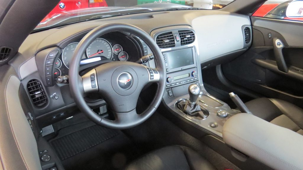 2009-Chevrolet-Corvette-ZR1-002