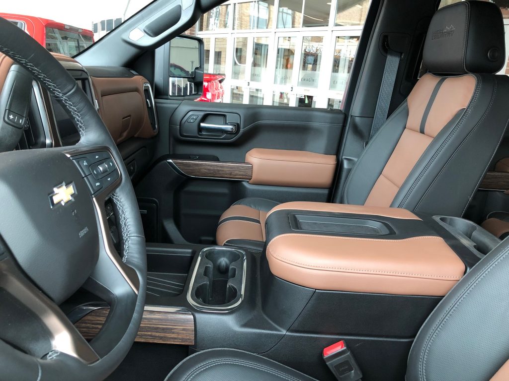 2020 Chevrolet Silverado HD High Country Interior - Live 001