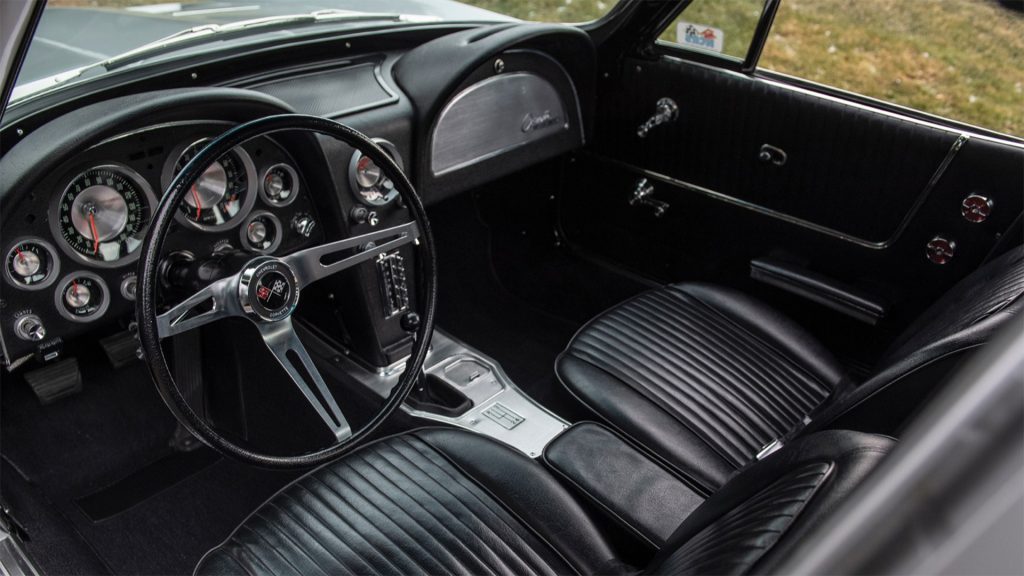 1963-Chevrolet-Corvette-Sting-Ray-Split-Window-Coupe-002