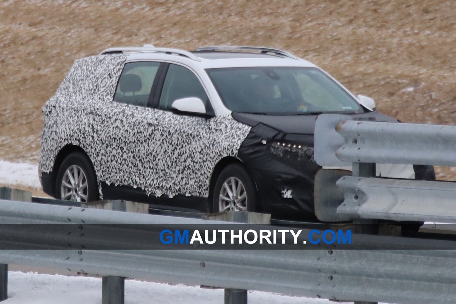 New Spy Pictures Show 2020 Chevy Equinox Refresh Gm Authority