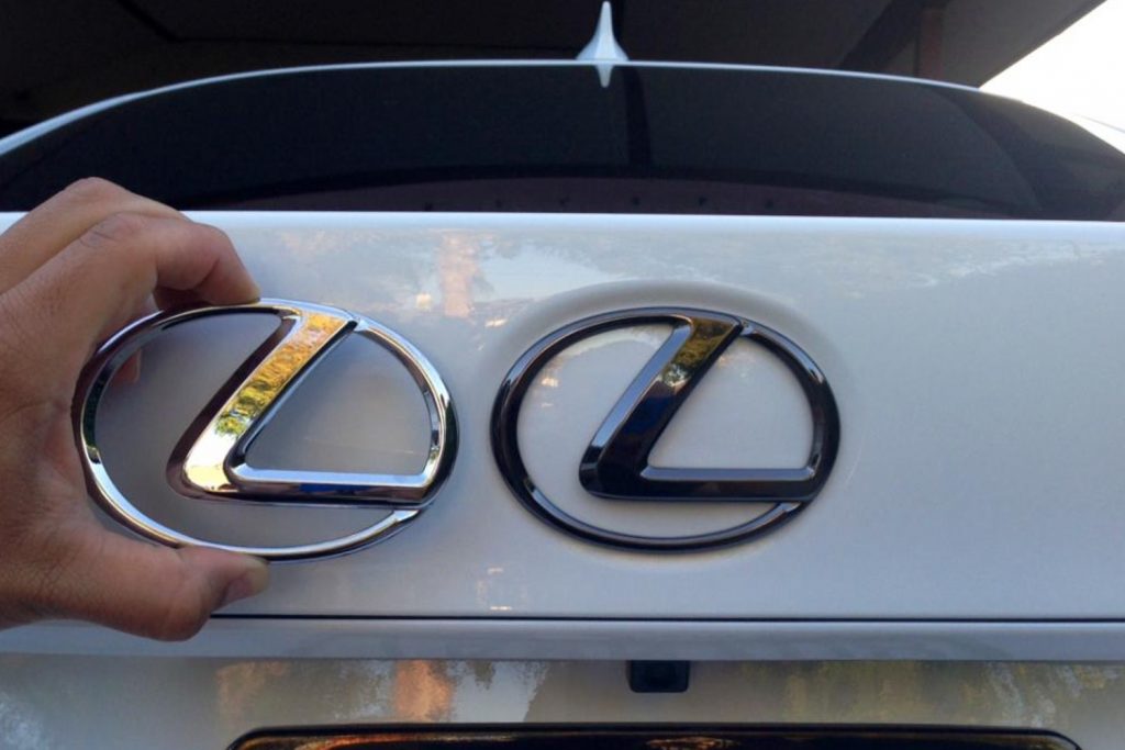 Lexus Logo - Silver and Black Pearl