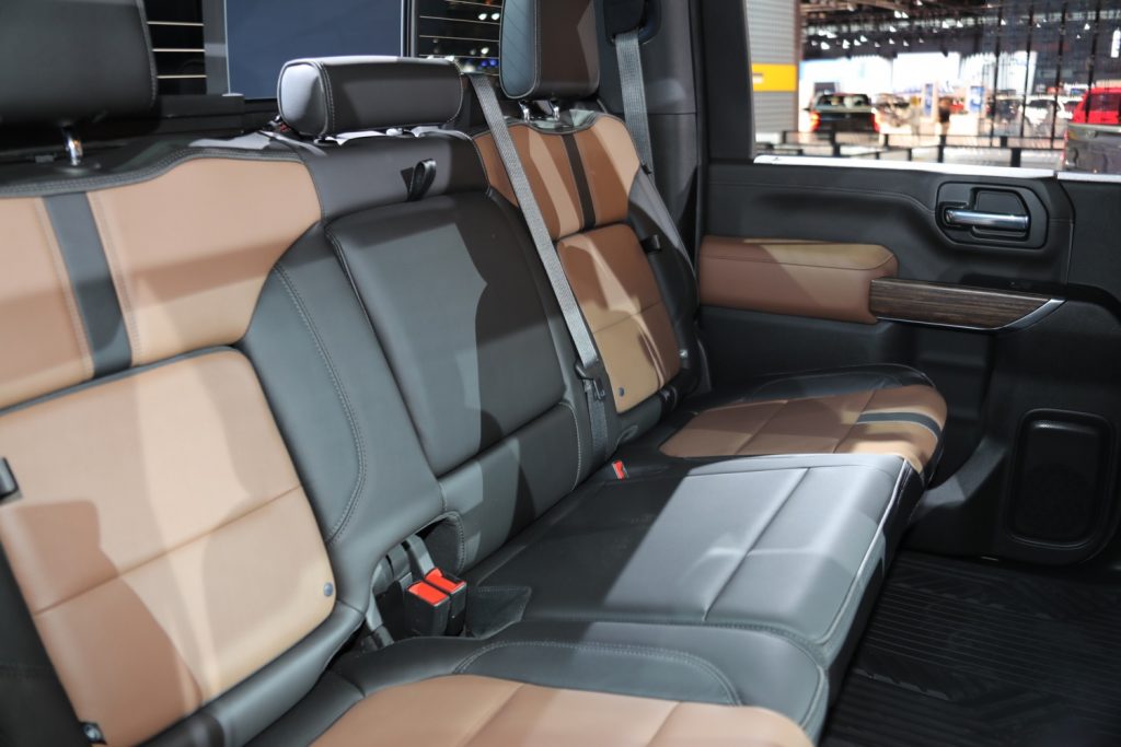 2021 Silverado 2500hd Here S What New And Diffe Gm Authority - Seat Covers For 2020 Chevrolet Silverado 2500