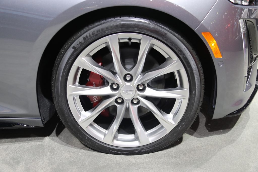 Brembo brakes with red-painted front calipers and Cadillac branding on 2020 CT5 Sport will now feature V-Series branding for 2021 CT5 Sport. The Brembo brakes will also become optional for the 2021 CT5 Sport.