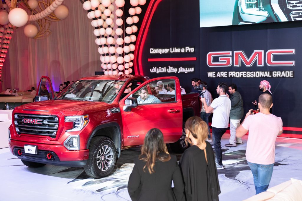 2019 GMC Sierra AT4 regular cab for Middle East 02