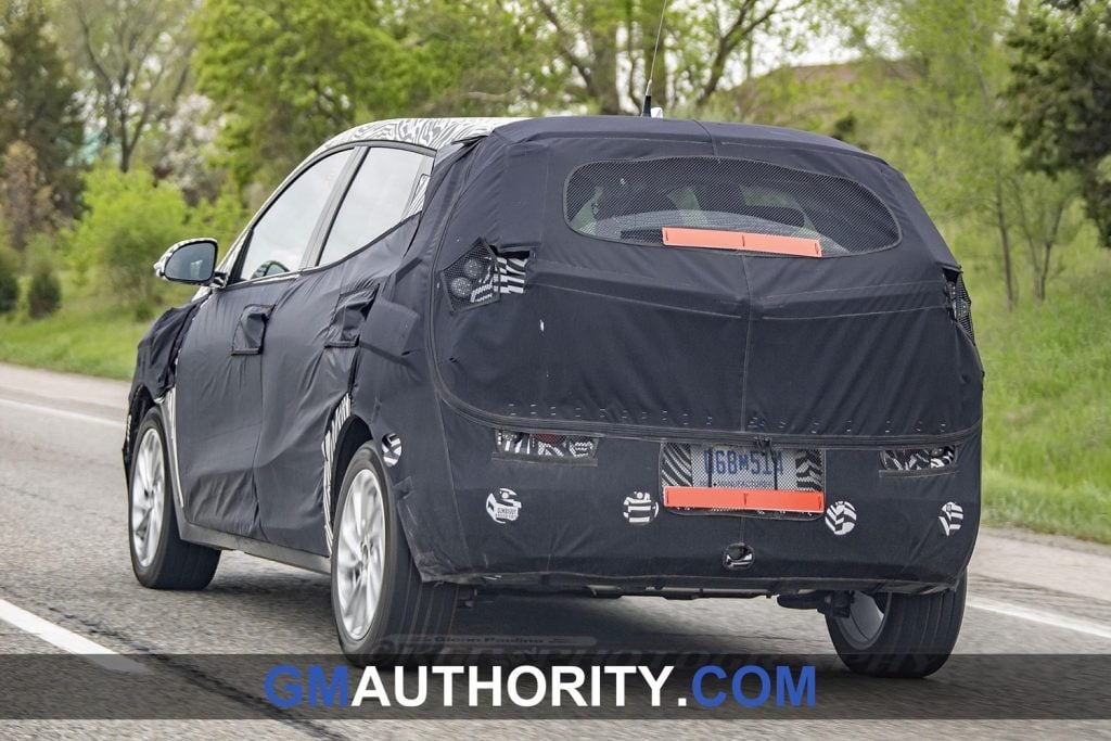 Chevrolet Bolt EUV Mule - Exterior - May 2019 011