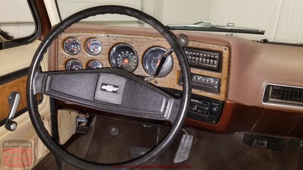 1977 Chevy Blazer Chalet Camper Interior 002