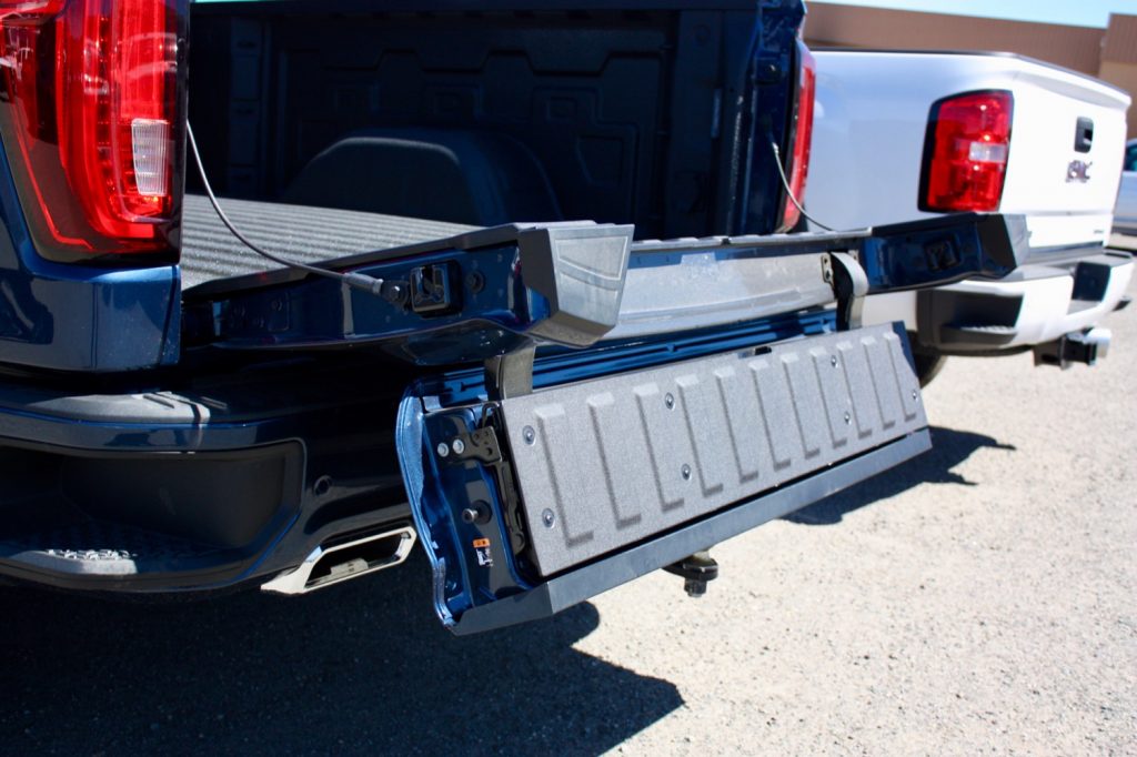 2019 GMC Sierra AT4 MultiPro Tailgate with hitch 007 foldable inner gate