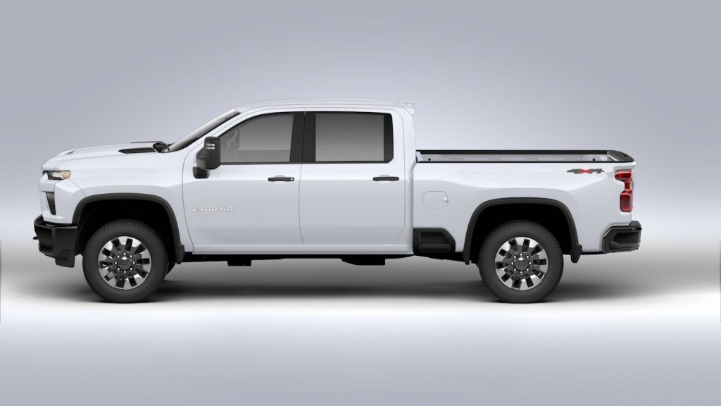 2020 Silverado HD Custom Summit White 002