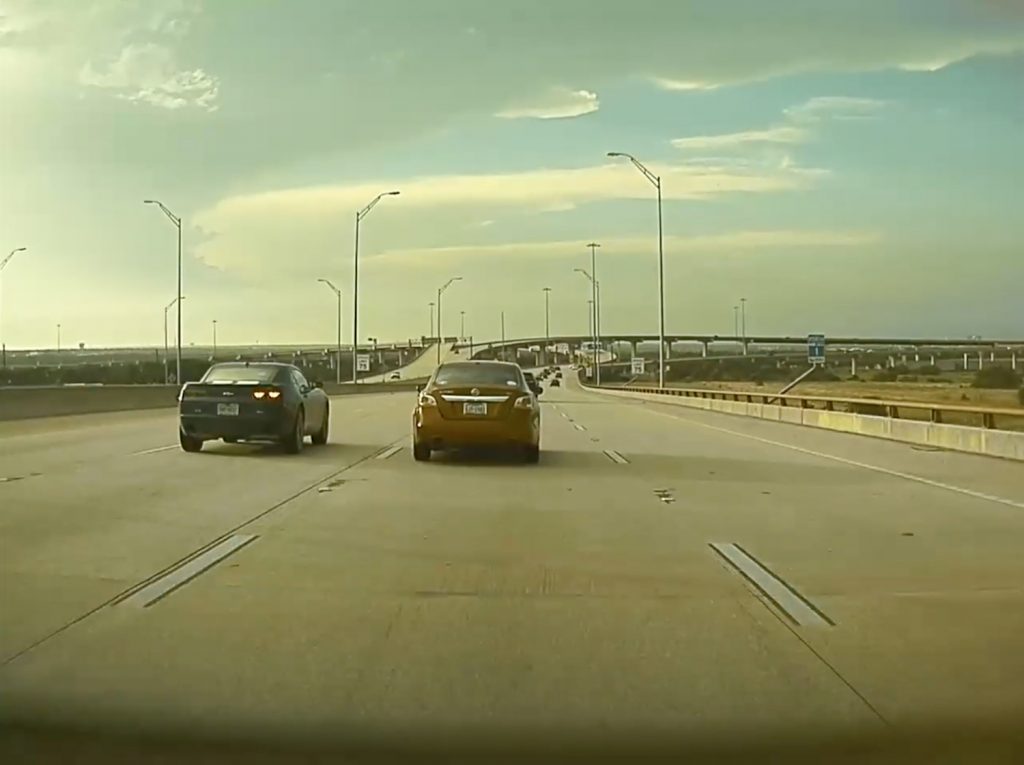 Chevrolet Camaro Tesla Model 3 crash video 004