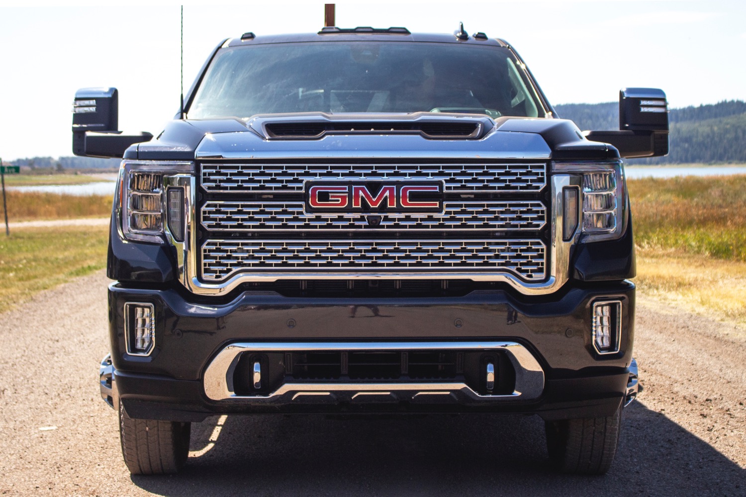 Towing 30,000 Pounds In The 2020 GMC Sierra HD | GM Authority
