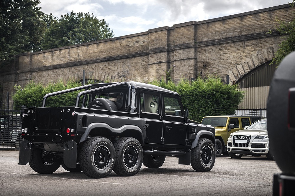 Custom Land Rover Defender 6x6 Features GM LS3 Engine | GM Authority