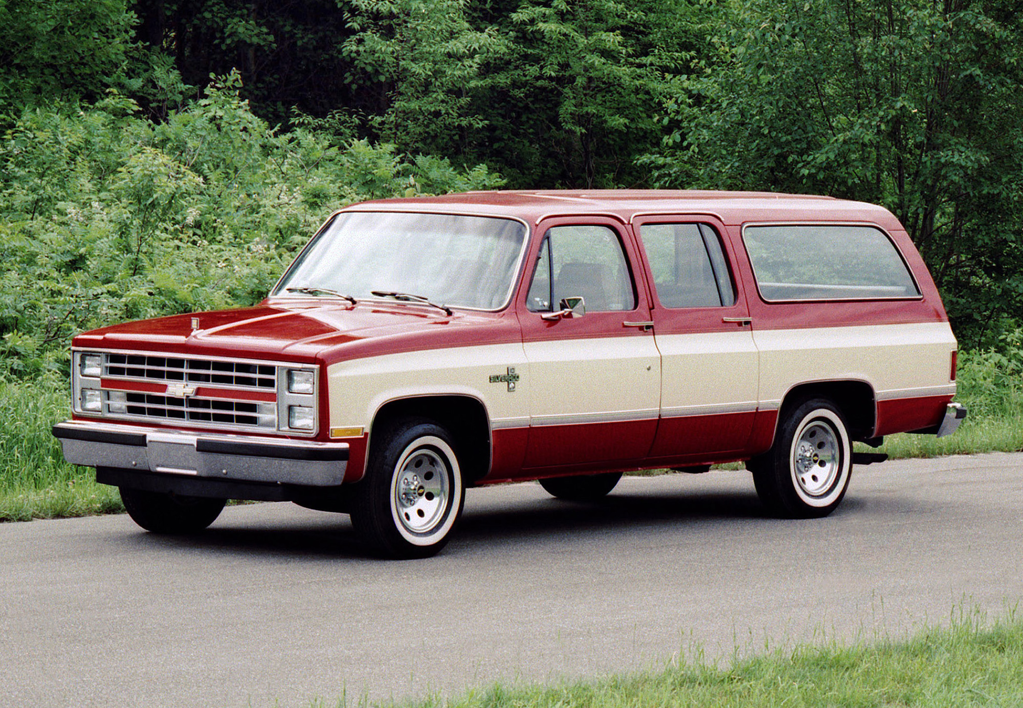 here s every generation of the chevrolet suburban so far gm authority chevrolet suburban