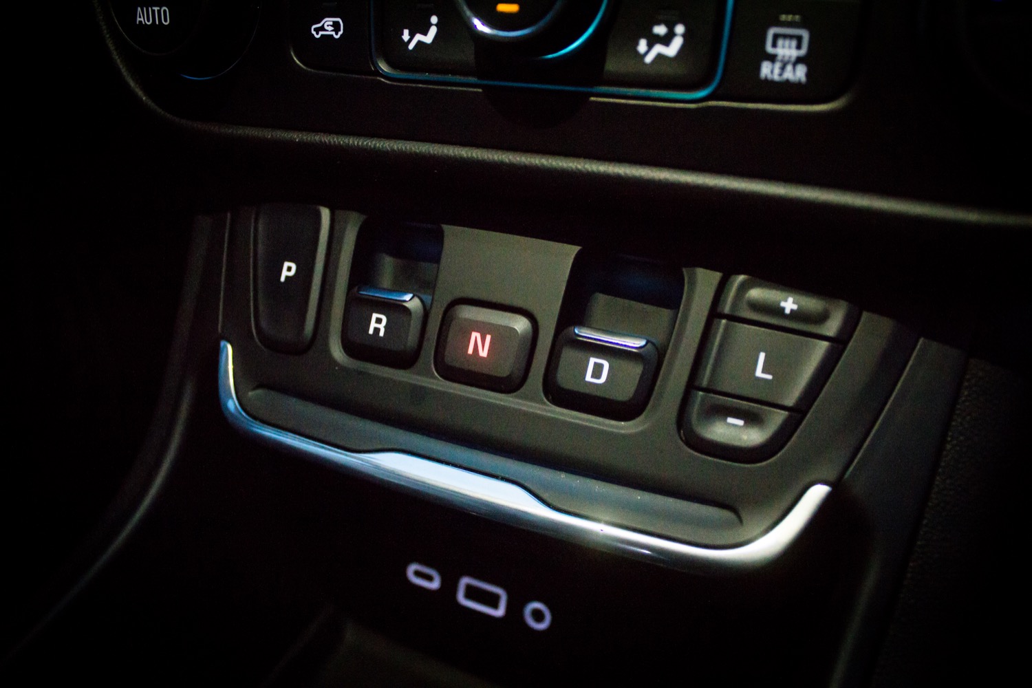 2019 GMC Terrain Interior 031 Cockpit shifting mechanism in Neutral ...