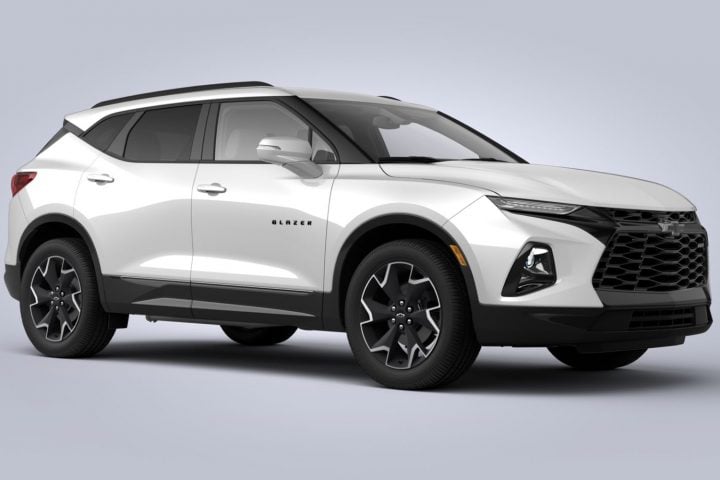 Side view of the 2025 Chevy Blazer. 