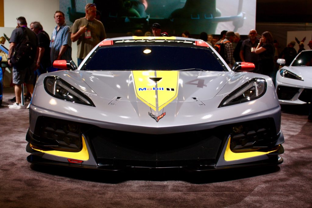 2021 corvette to get stingray r graphics package  gm