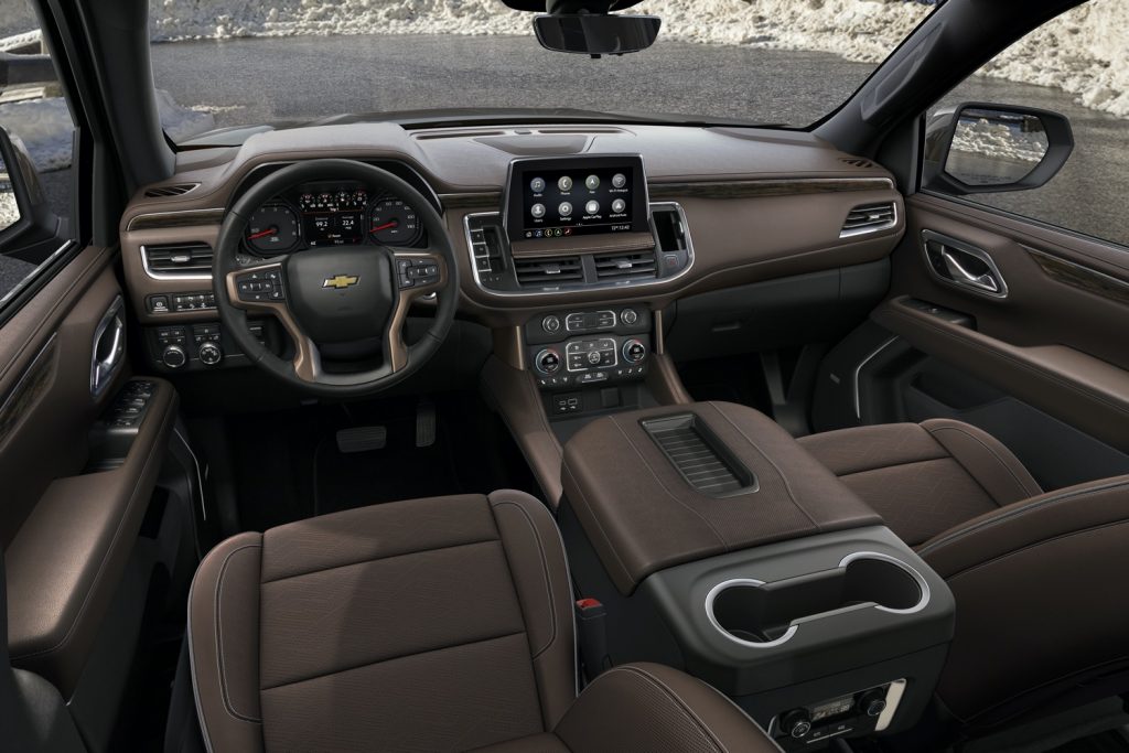 https://gmauthority.com/blog/wp-content/uploads/2019/12/2021-Chevrolet-Suburban-High-Country-Interior-001-cockpit-first-row-1024x683.jpg