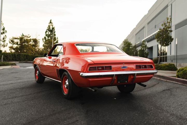 1969 Camaro Zl 1 Sells For 1 1m At Auction Gm Authority