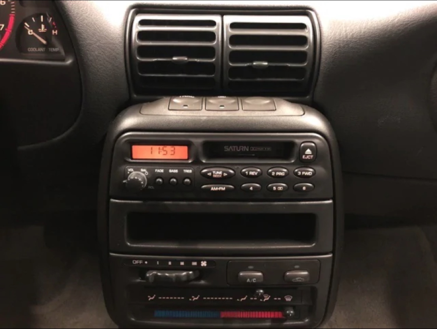 1999 Saturn Interior