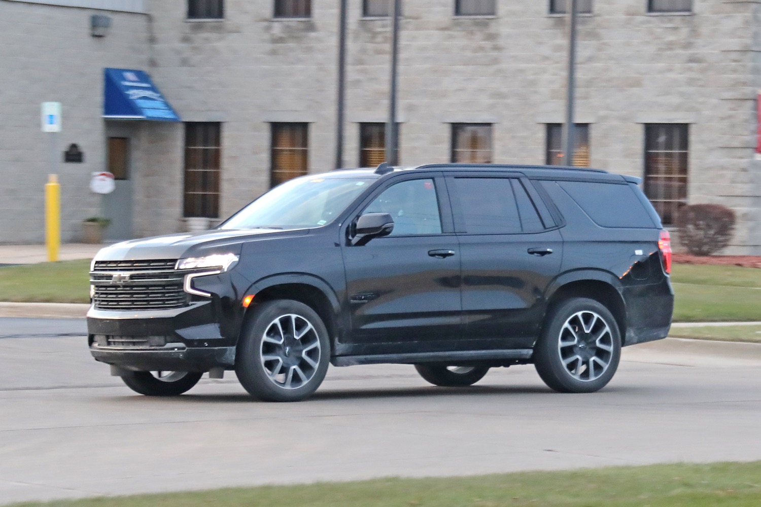 Chevrolet Tahoe Suburban 2021