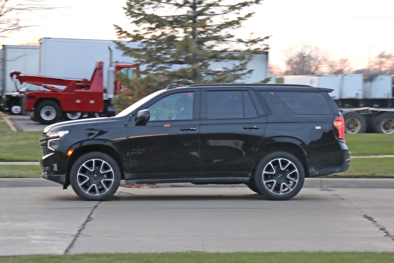 2021 Chevrolet Tahoe RST On The Street: Live Photo Gallery ...