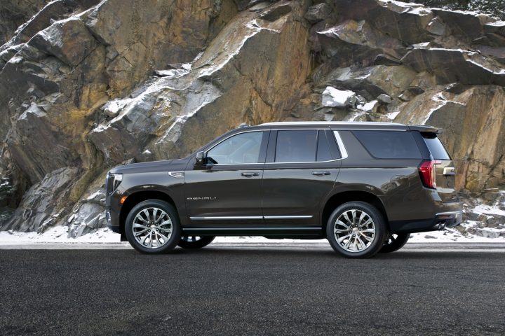 Side profile of 2024 GMC Yukon.