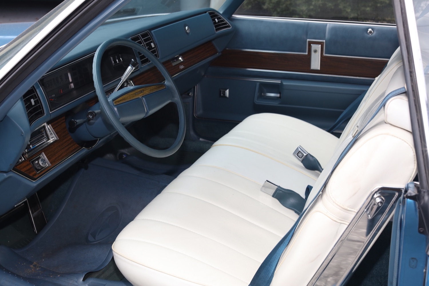 1974-1976 Buick LeSabre Glove BoxFelt Lined as Original 