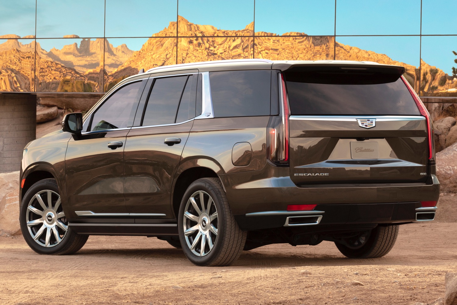 here are the 2021 cadillac escalade tow ratings  gm authority