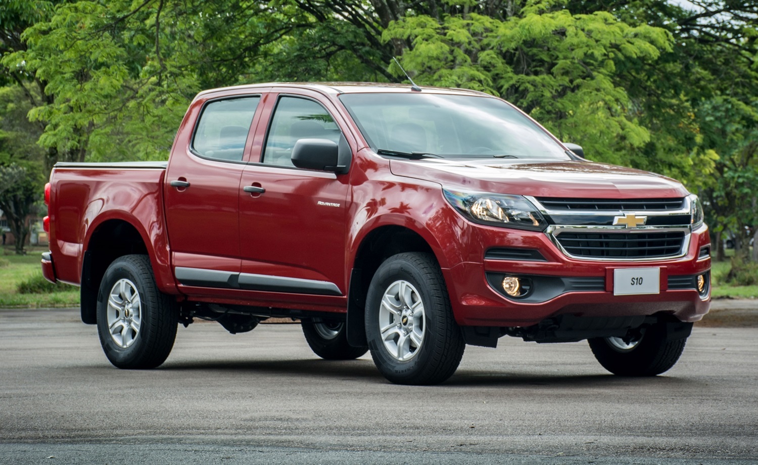 GM Introduces New Chevrolet S10 LT Pickup In Argentina | GM Authority