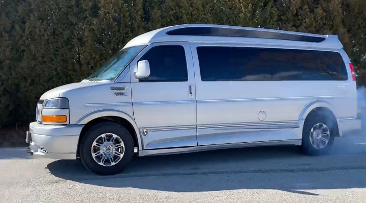 GMC Savana 2500 van