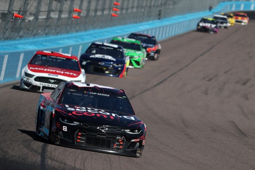 Logano Takes NASCAR Win At Phoenix: Video | GM Authority