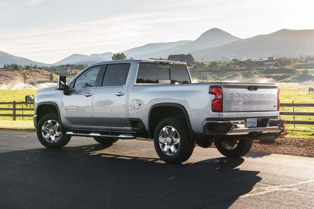 does duramax truck s have different rear end than the ones with 6.0