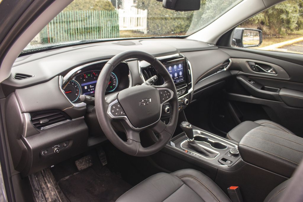 2022 chevrolet traverse interior