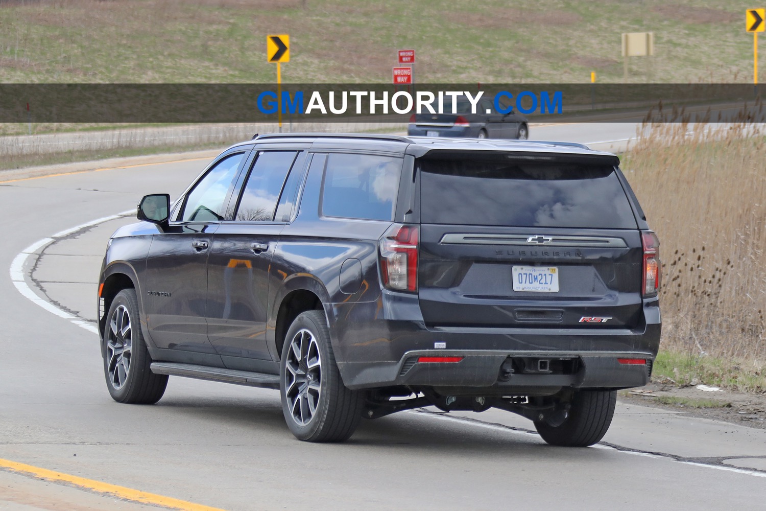 2021 Chevrolet Suburban RST On The Road: Photo Gallery ...