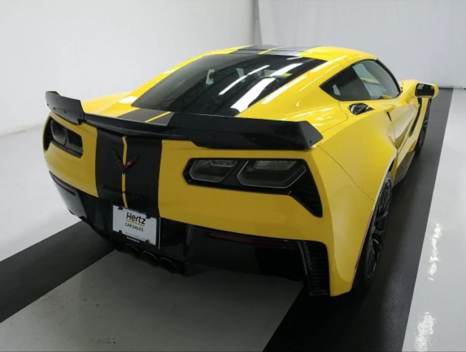 Hertz Is Selling A Ton Of Chevrolet Corvette Z06 Coupes Gm Authority