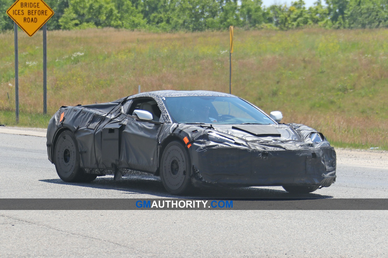 Watch The 2022 Corvette Z06 Accelerate And Shift Video Gm Authority