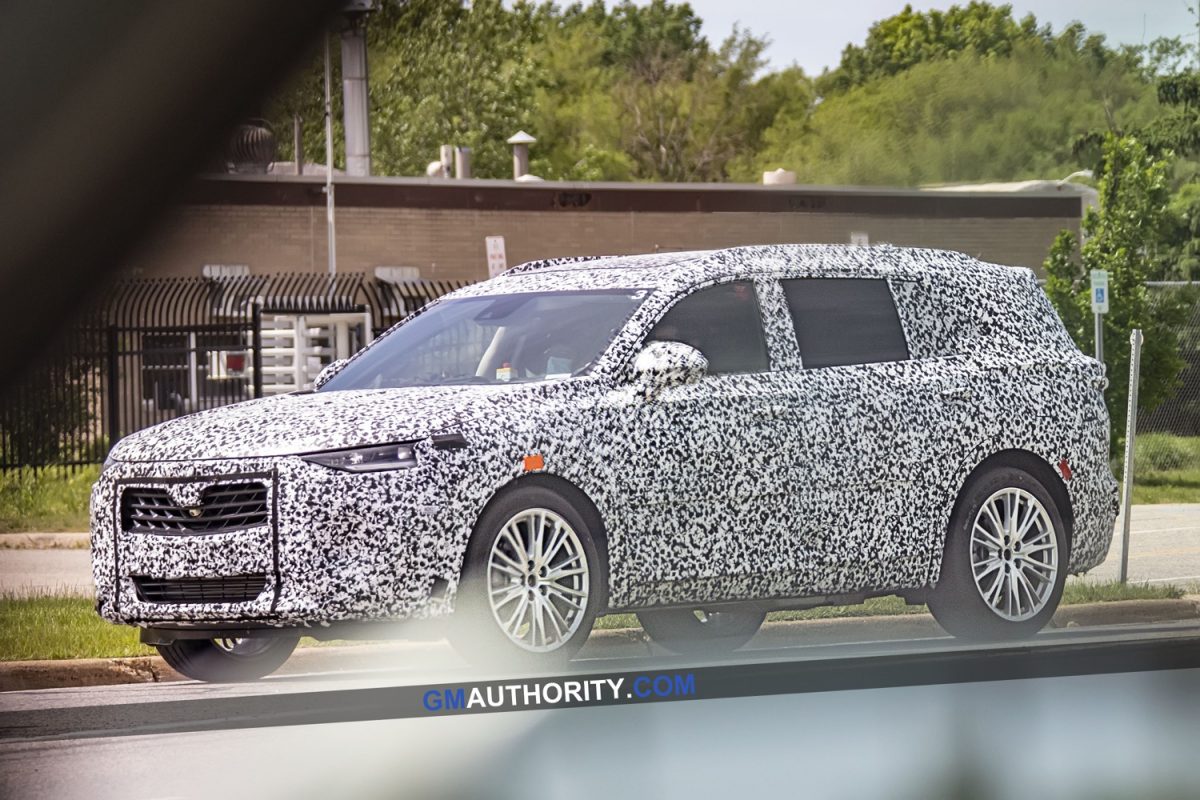 Future Buick Crossover, Potentially Envoy, Spied Testing GM Authority