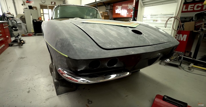 Chip Foose Restoring 1961 Corvette C1: Video | GM Authority