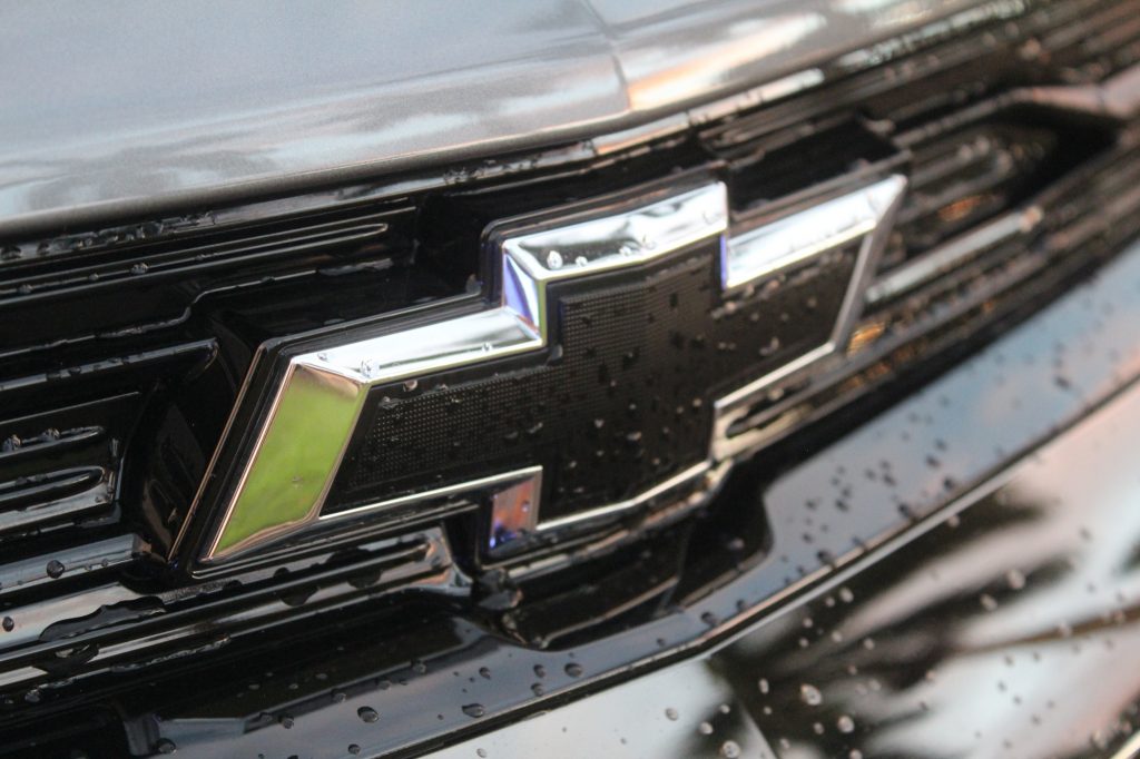Grille Bow Tie badge on the 2021 Chevy Trailblazer.