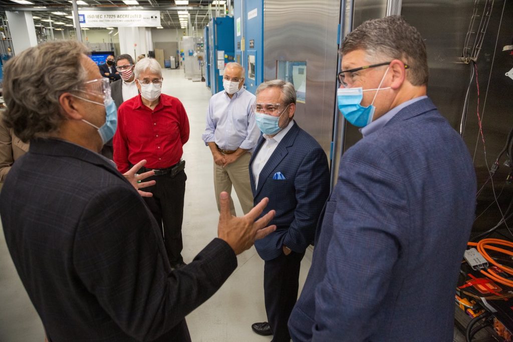 Secretary of Energy Dan Brouillette (center) tours the GM Estes Engineering Center battery lab with GM executive vice president of Global Product Development, Purchasing and Supply Chain Doug Parks (left)