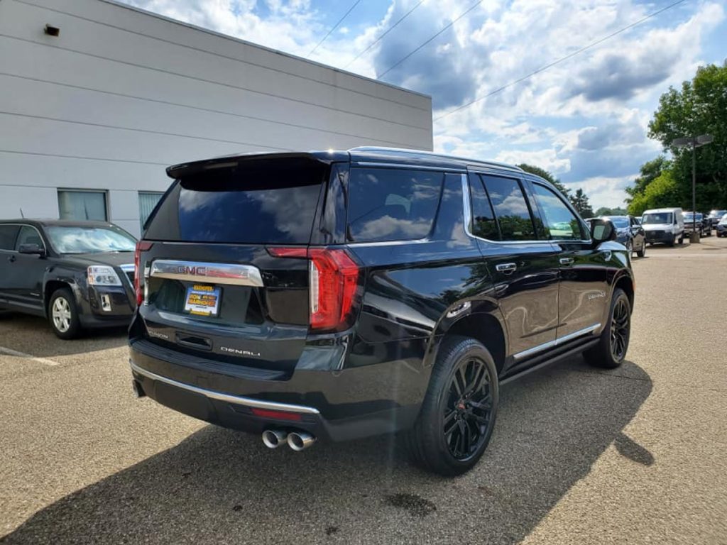 2021 Gmc Yukon Looks Stunning With These 22 Inch Wheels Gm Authority.