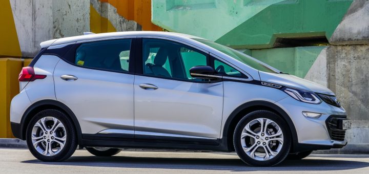 Difference between 2020 and outlet 2021 chevy bolt