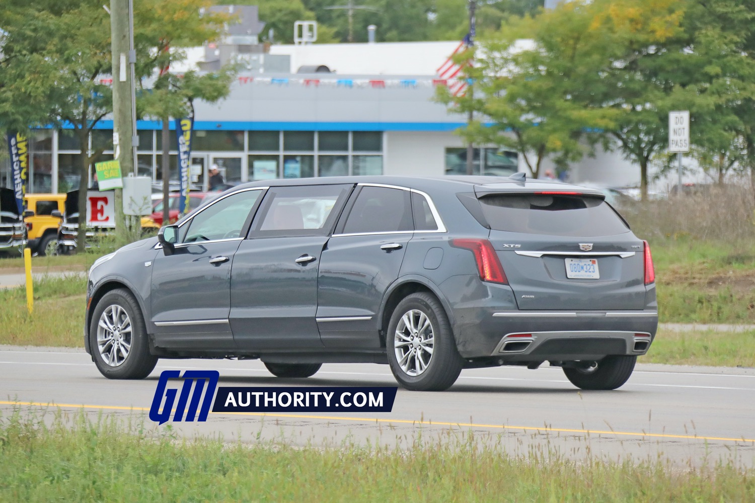 Cadillac XT5 Limo Prototype – Spy Shots – September 2020 – Exterior 009 ...