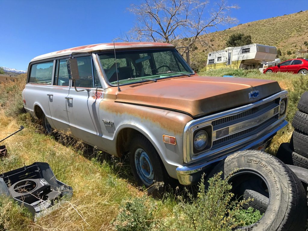 The 1970 Chevy Suburban donor. 