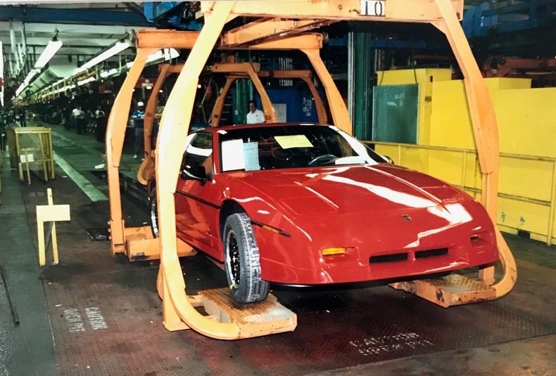 Last Pontiac Fiero Produced Heads Auction Gm Authority